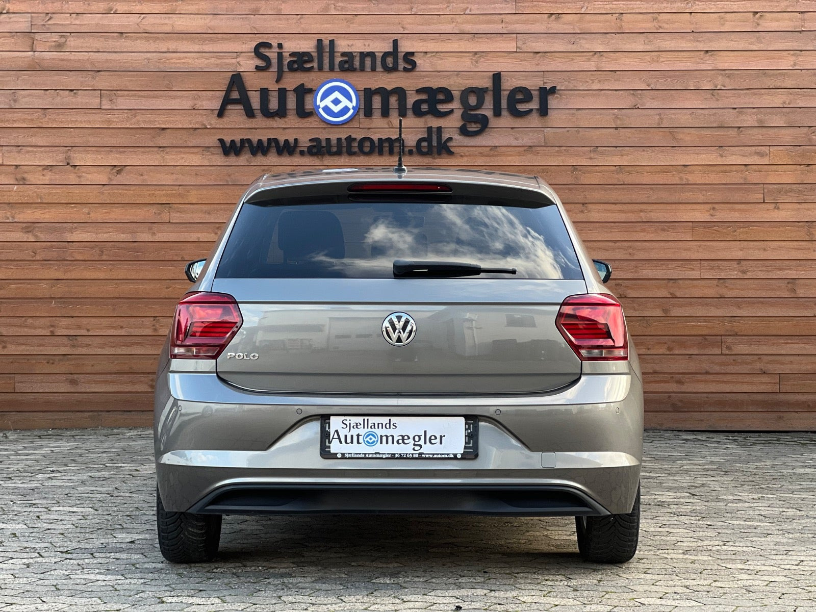 Beige VW Polo fra 2019