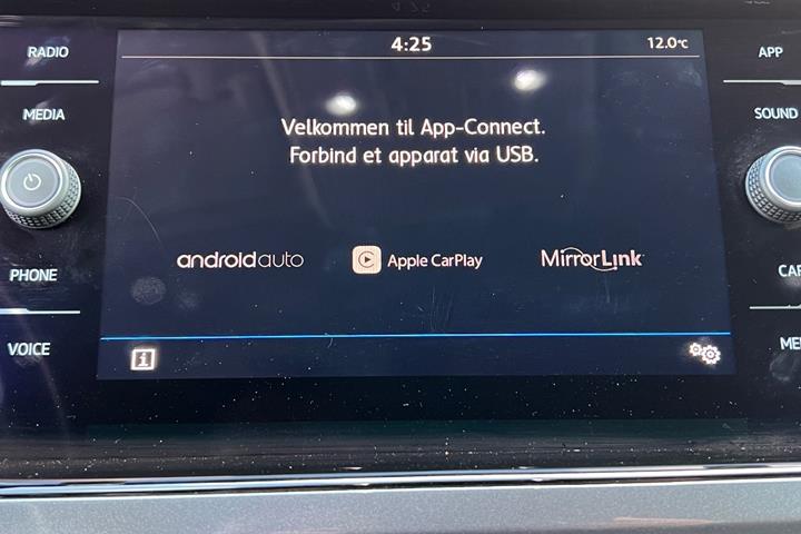 Beige VW Polo fra 2019