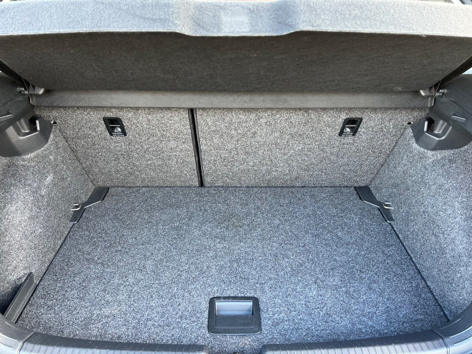 Beige VW Polo fra 2019