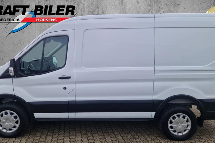 Hvid Ford E-Transit 350 L2 Van fra 2025