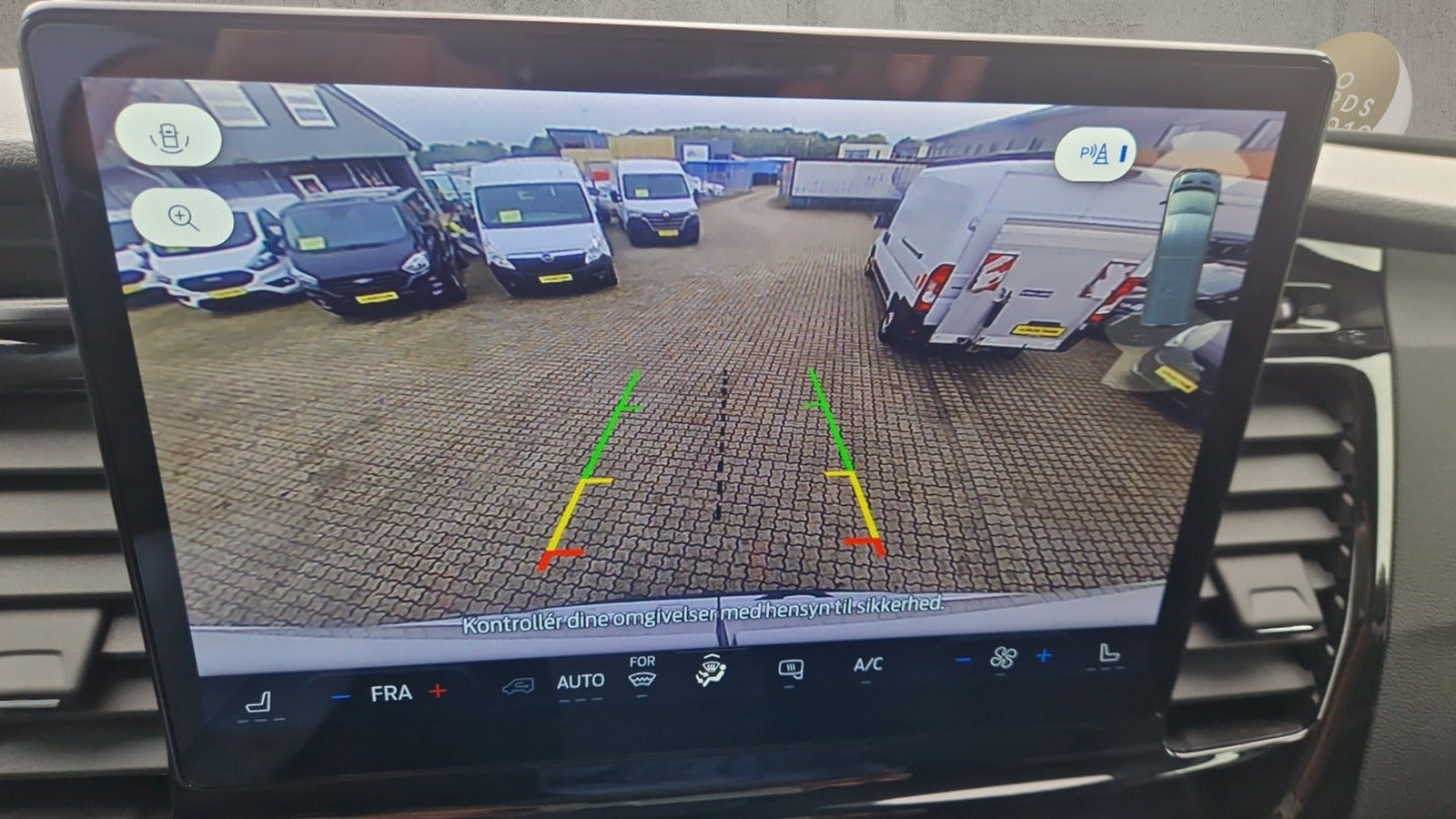 Hvid Ford E-Transit 350 L2 Van fra 2025
