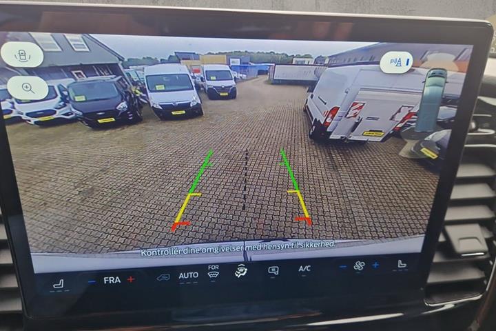 Hvid Ford E-Transit 350 L2 Van fra 2025