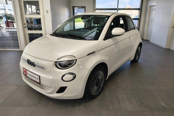 Hvid Fiat 500e fra 2024