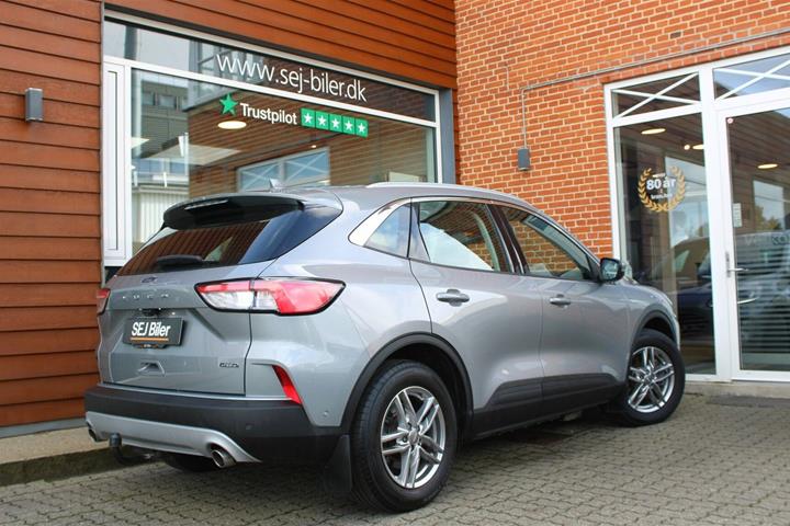 Sølv Ford Kuga fra 2021
