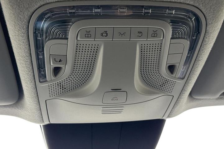 Hvid Mercedes Vito 116 fra 2023