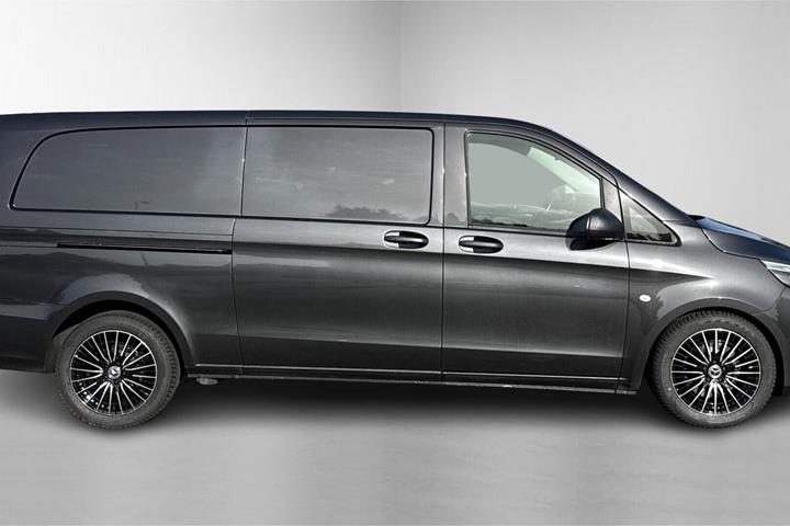 Grå Mercedes Vito 119 fra 2022