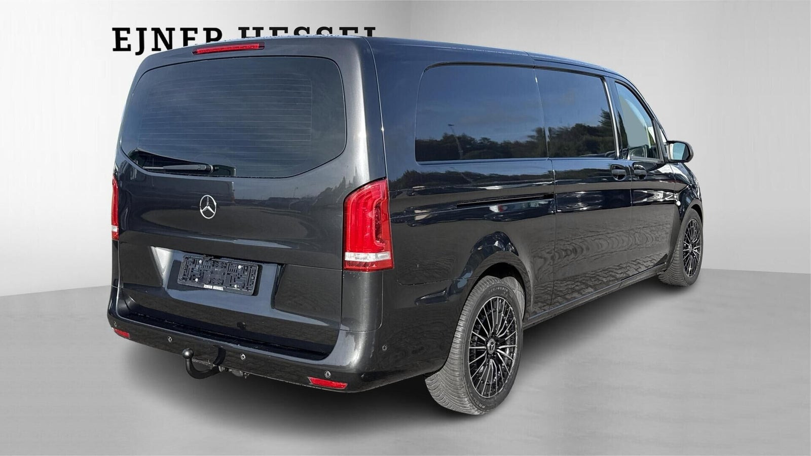 Grå Mercedes Vito 119 fra 2022