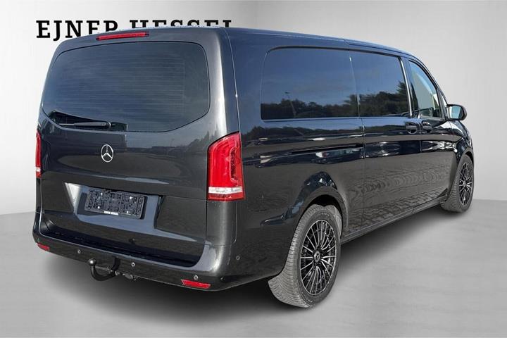 Grå Mercedes Vito 119 fra 2022