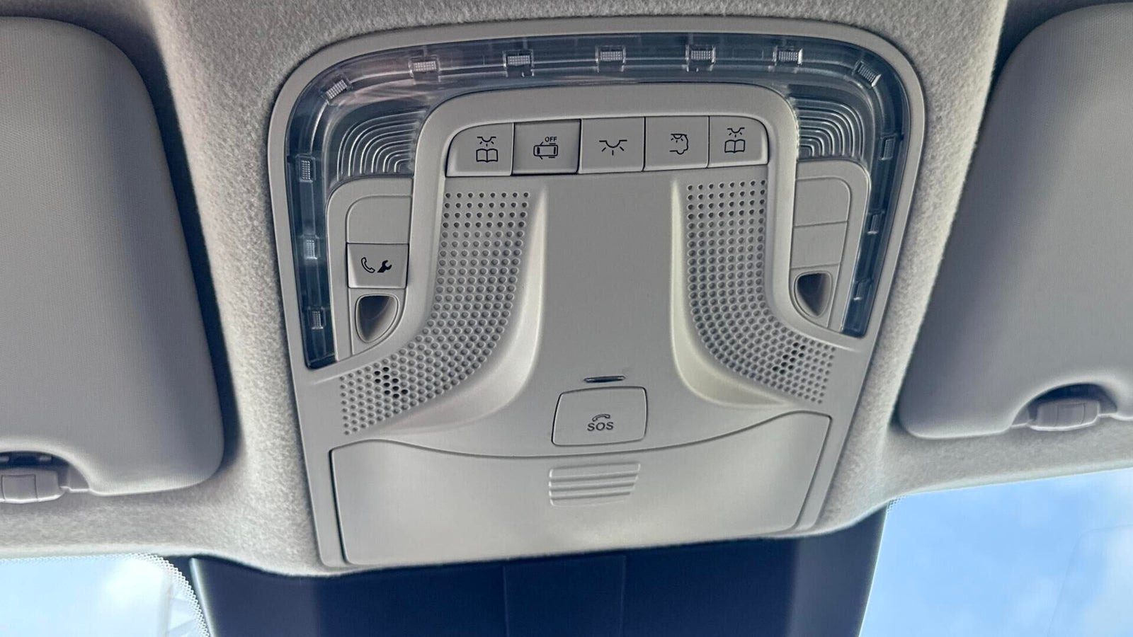 Grå Mercedes Vito 119 fra 2022