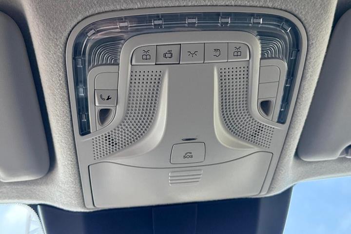 Grå Mercedes Vito 119 fra 2022