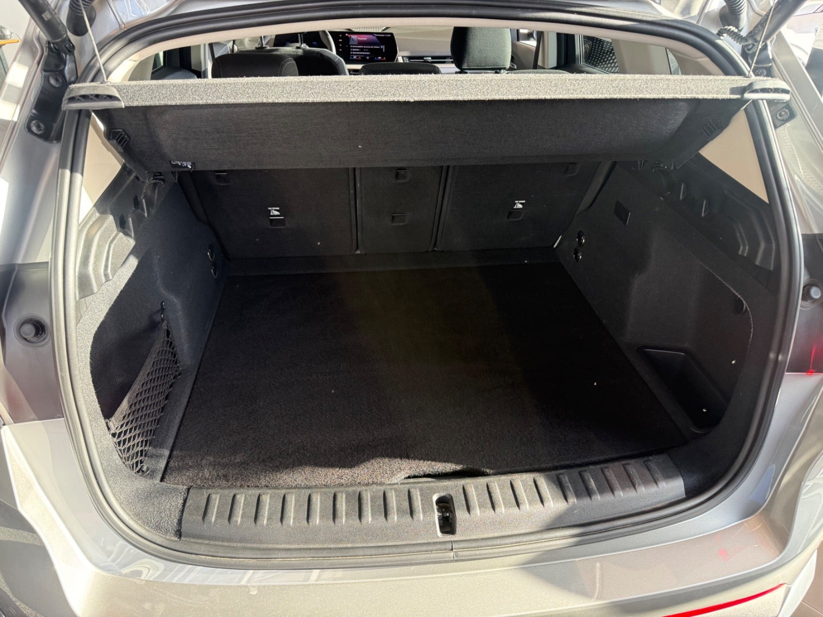 Rød BMW iX1 fra 2023