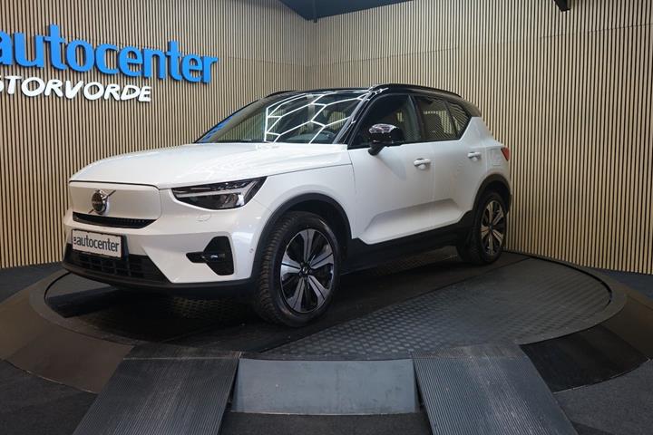 Hvid Volvo XC40 fra 2023