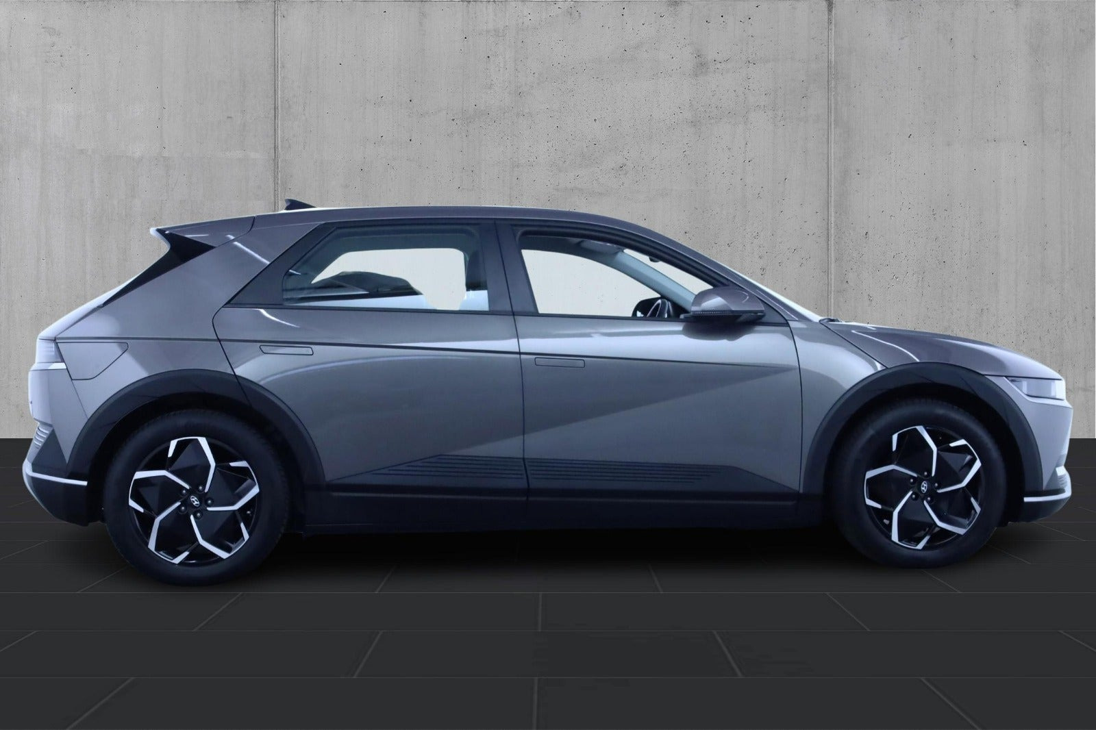 Grå Hyundai Ioniq 5 fra 2022