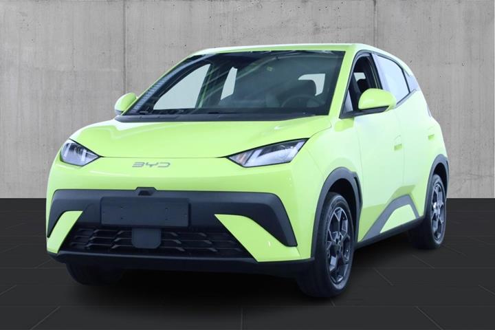Gul BYD Dolphin Surf fra 2025 set udefra