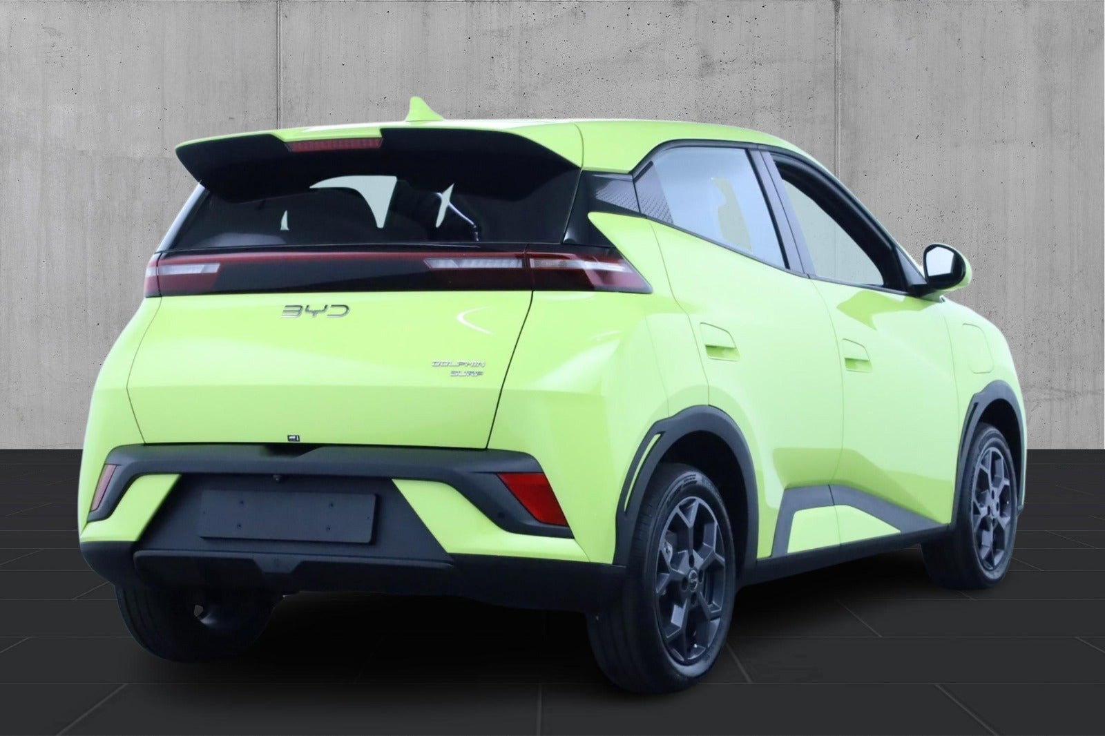 Gul BYD Dolphin Surf fra 2025