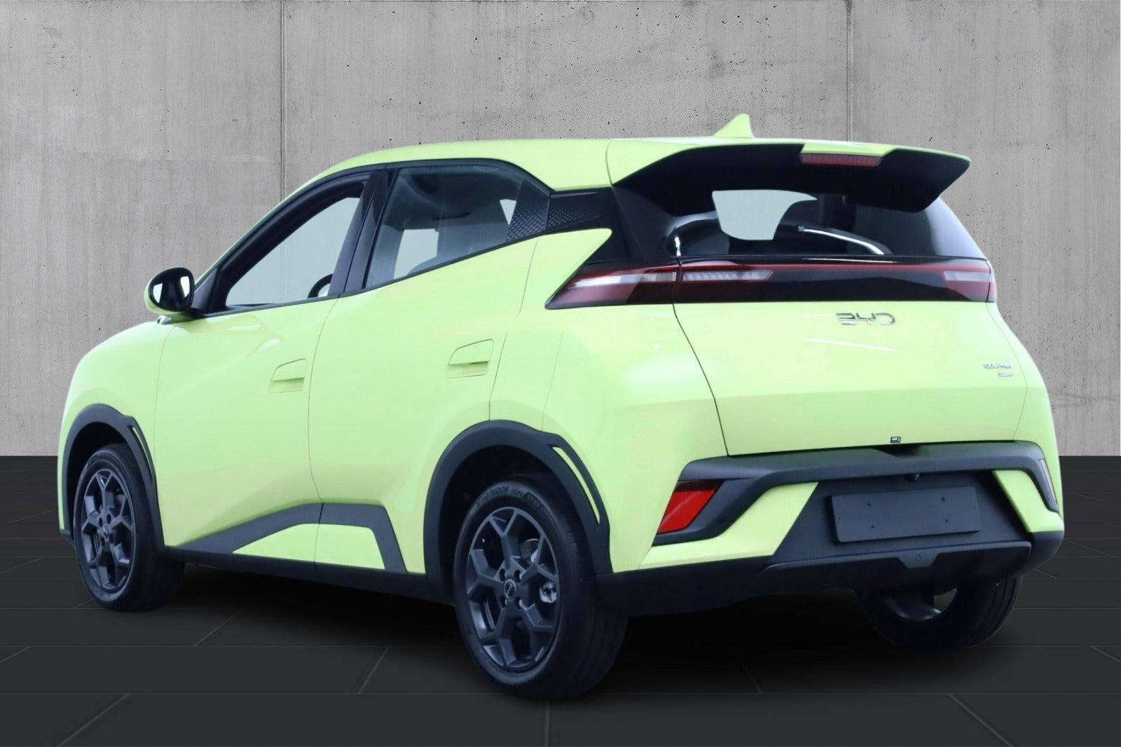 Gul BYD Dolphin Surf fra 2025