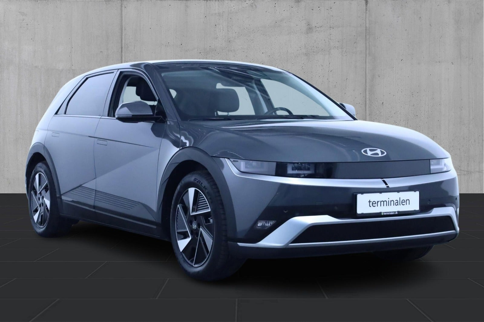 Grå Hyundai Ioniq 5 fra 2025
