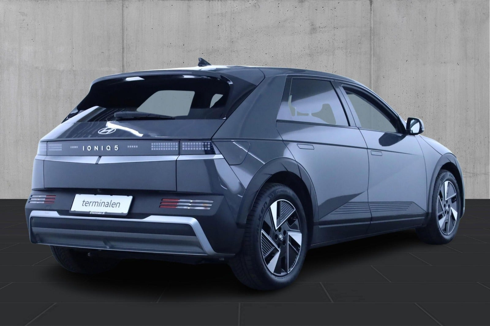 Grå Hyundai Ioniq 5 fra 2025