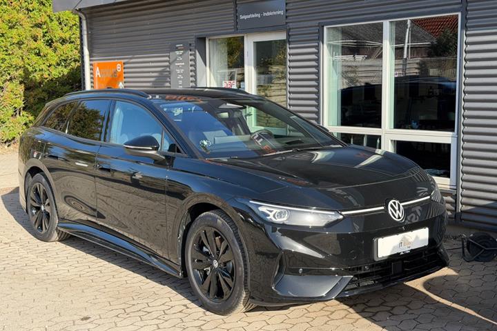 Sort VW ID.7 fra 2027 set udefra