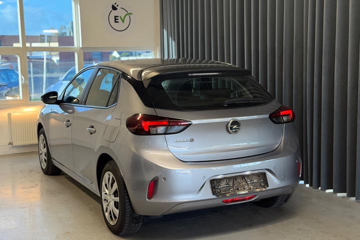Grå Opel Corsa-e fra 2021