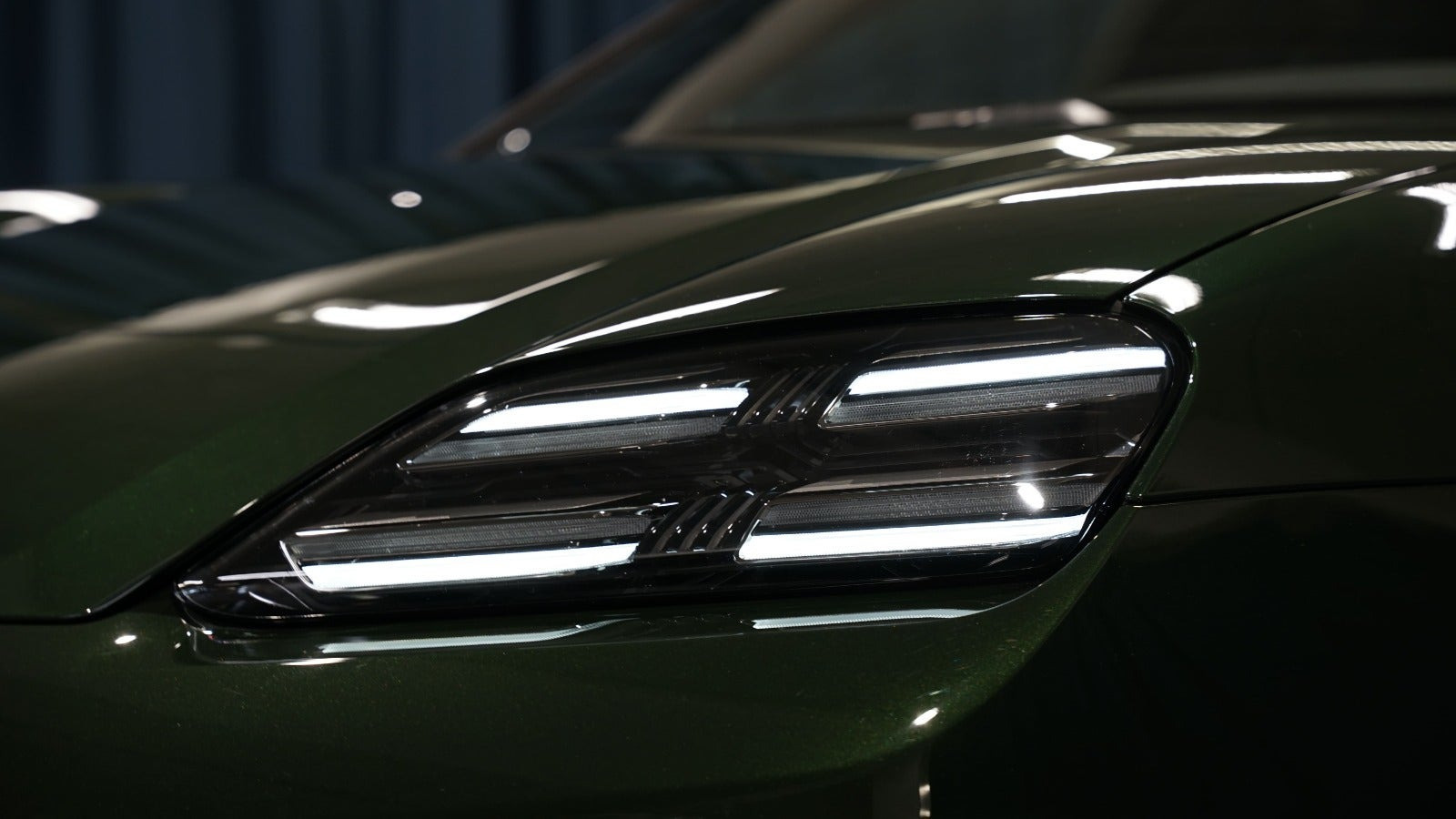 Grøn Porsche Macan 4S fra 2025