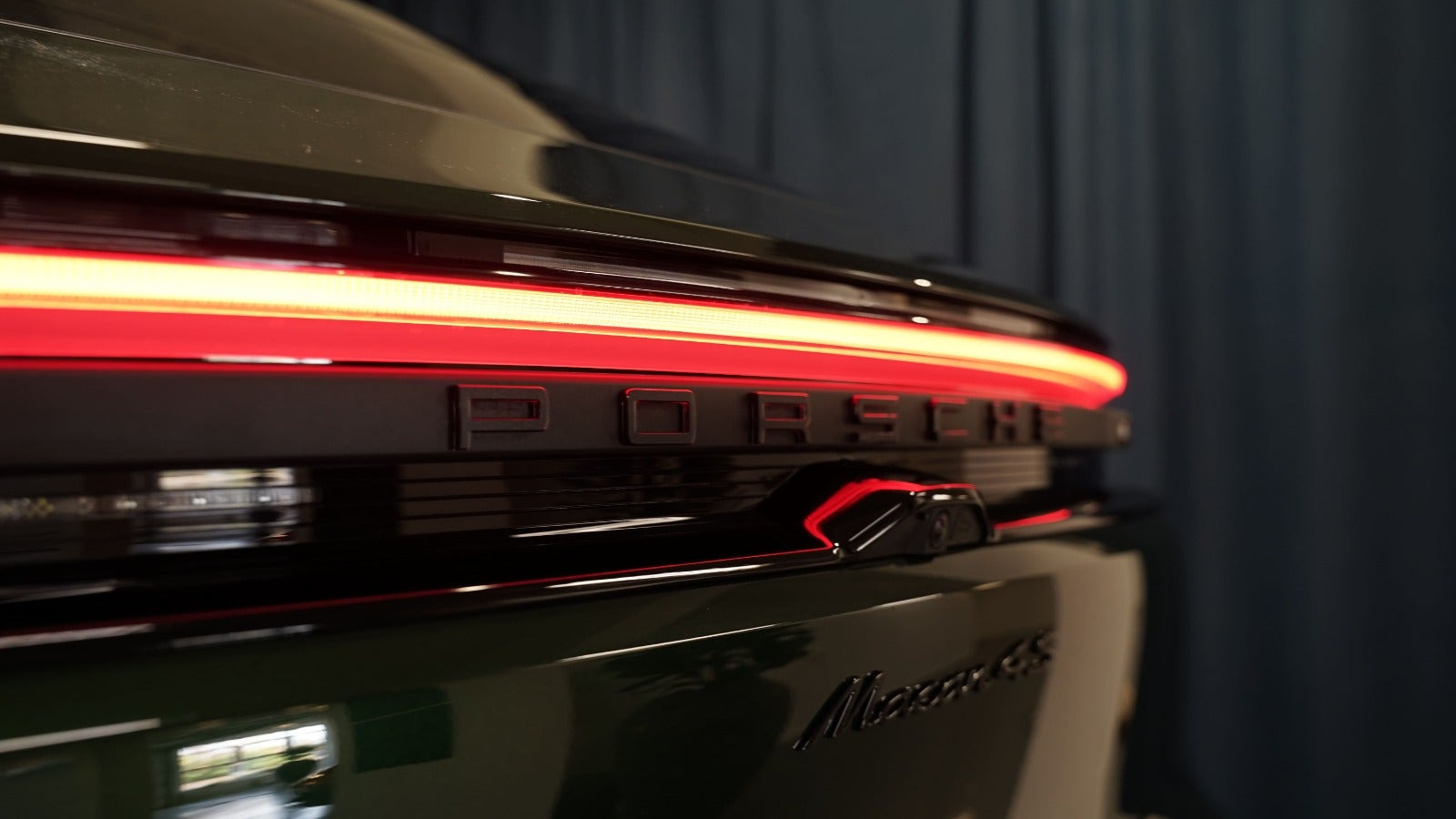 Grøn Porsche Macan 4S fra 2025