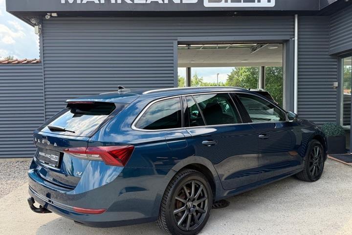 Blå Skoda Octavia fra 2021