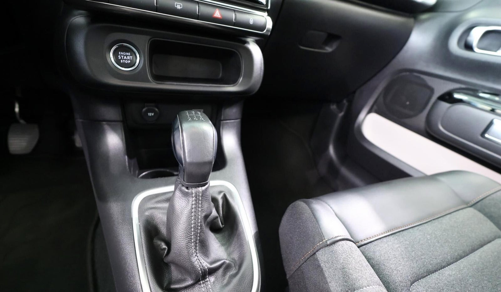 Blå Citroën C3 fra 2024