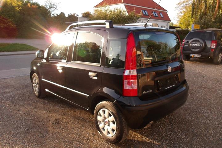 Sort Fiat Panda fra 2011