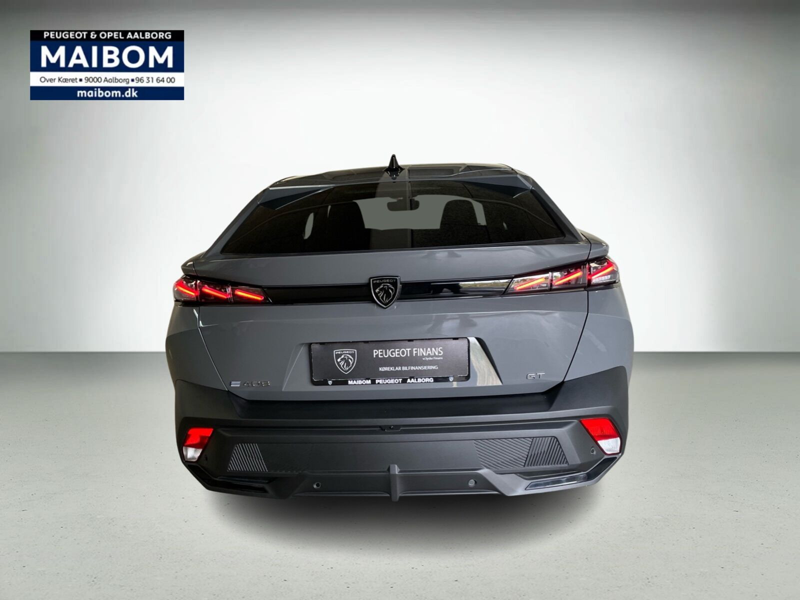 Grå Peugeot e-408 fra 2025