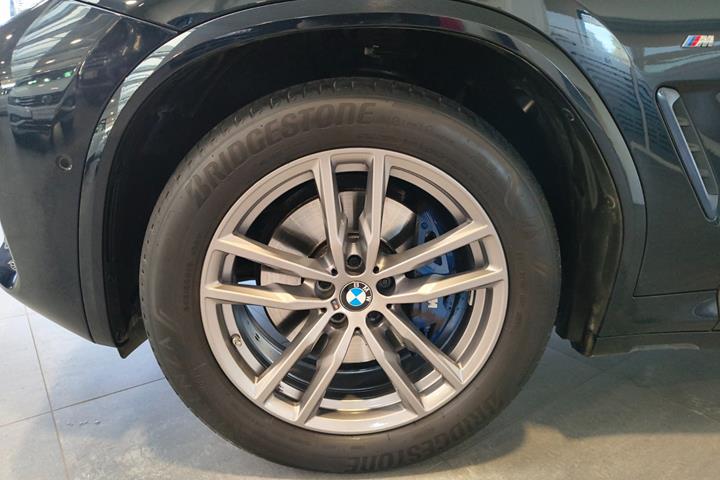 Sort BMW X3 fra 2020