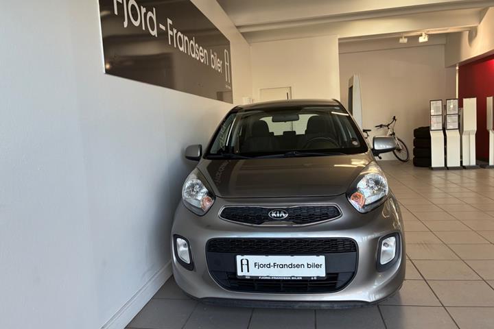 Orange Kia Picanto fra 2016