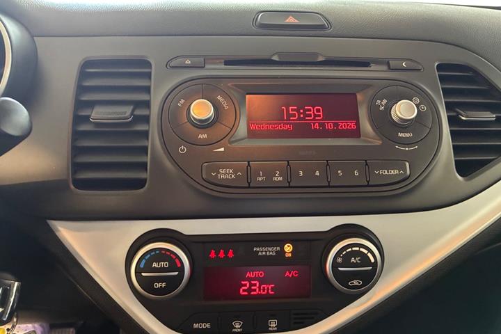 Orange Kia Picanto fra 2016