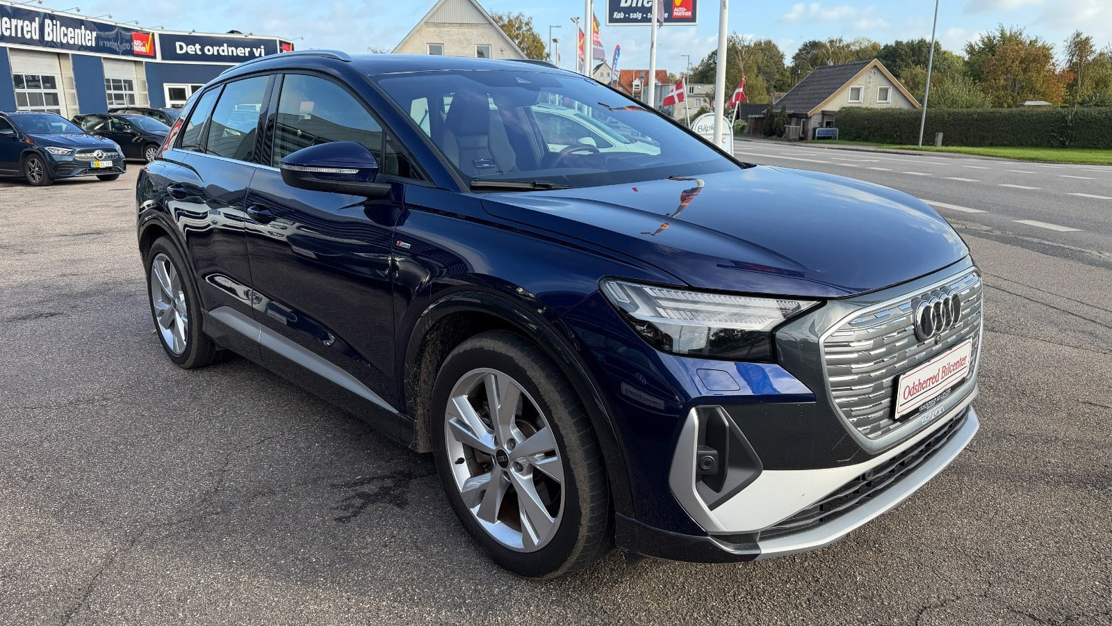 Blå Audi Q4 e-tron fra 2025