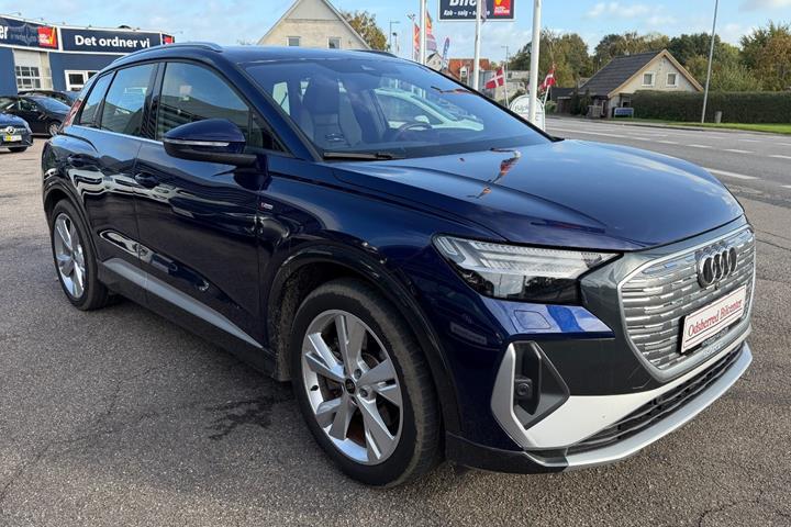 Blå Audi Q4 e-tron fra 2025