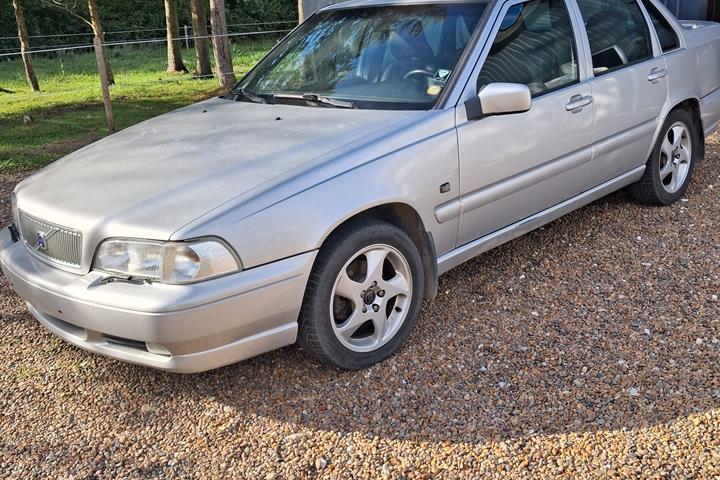 Sølv Volvo S70 fra 2000