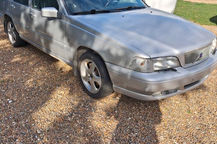 Sølv Volvo S70 fra 2000