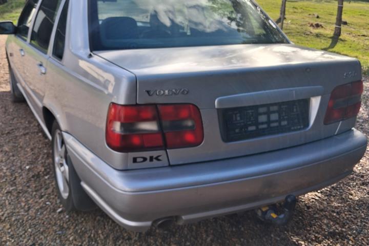 Sølv Volvo S70 fra 2000