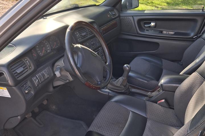 Sølv Volvo S70 fra 2000