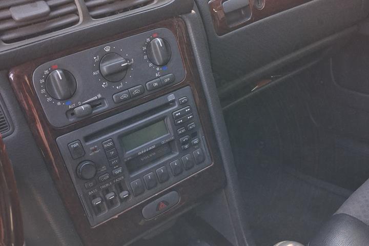 Sølv Volvo S70 fra 2000