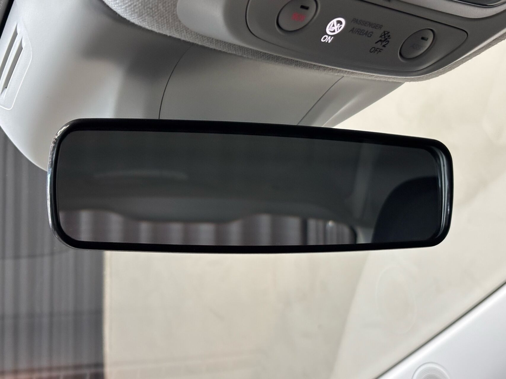 Hvid Fiat 500e fra 2023