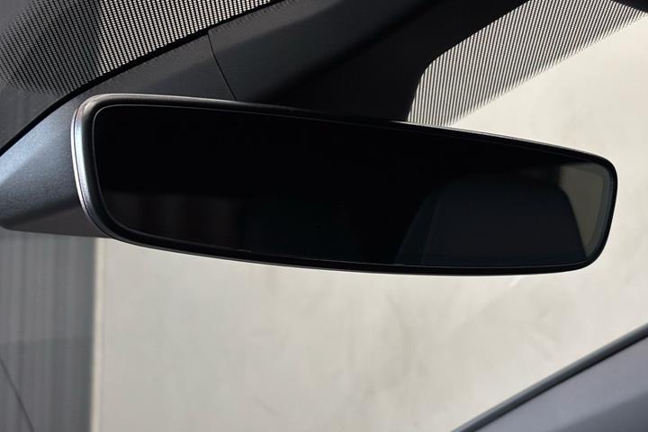 Grå Cupra Born fra 2024