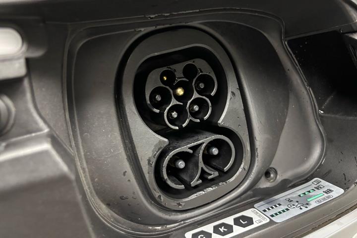 Grå Cupra Born fra 2024