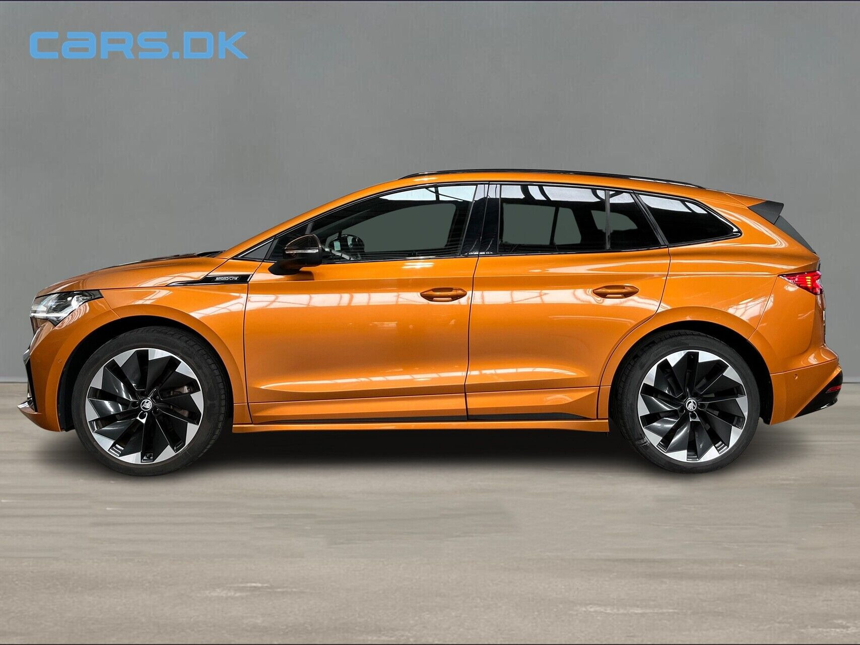 Orange Skoda Enyaq fra 2023