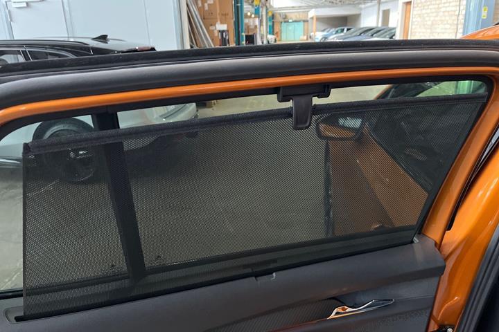 Orange Skoda Enyaq fra 2023