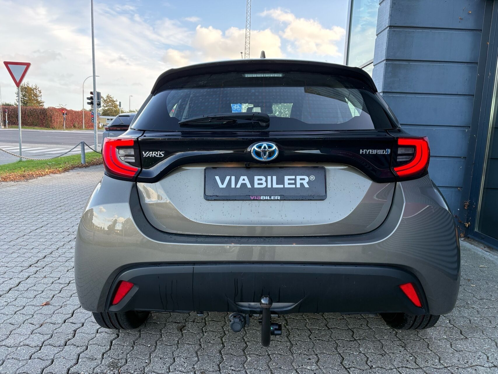 Bronze Toyota Yaris fra 2023