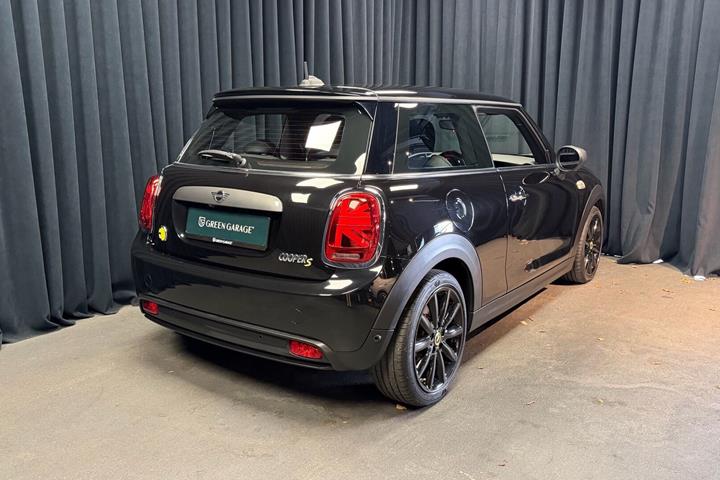 Sort Mini Cooper fra 2020