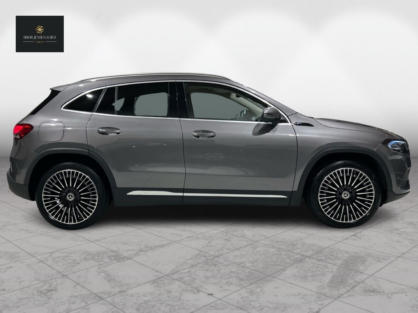 Grå Mercedes EQA250 fra 2022