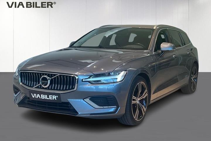 Grå Volvo V60 fra 2021