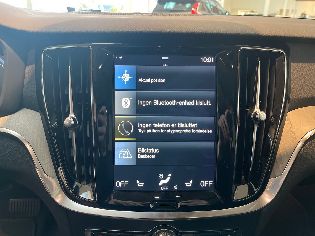 Grå Volvo V60 fra 2021